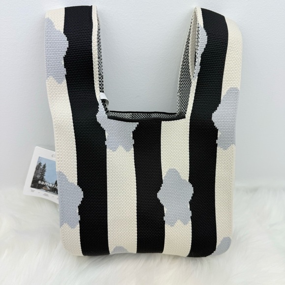 NWT Stylish Monochrome Striped Canvas Tote - Picture 6 of 8